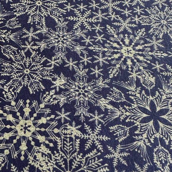 Winter Royal Blue & Silver snowflakes sparkling affect 12 x 56 inch table runner - Picture 2 of 11